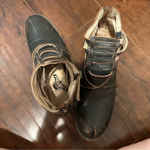 Freebird Western Bootie - Picture 3 of 5